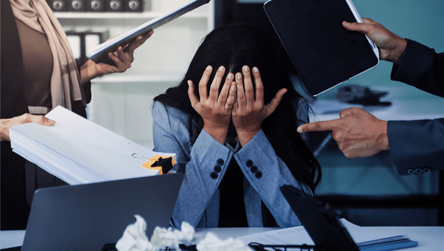 "Trabalho é uma m…": Justiça condena empresa por assédio moral e misoginia contra funcionária