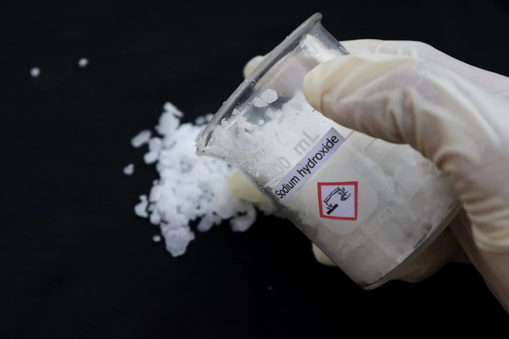 TRT-4 confirma justa causa de supervisor por omitir acidente com soda cáustica e induzir subordinado a mentir