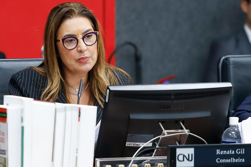 CNJ decide que mulher vítima de assédio sexual pode atuar como terceira interessada em PAD contra magistrado