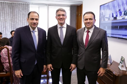 Thiago Diaz é aprovado no Senado para vaga da advocacia no CNMP; OAB parabeniza novo representante