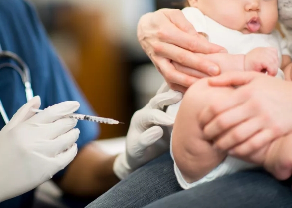 MP de Minas Gerais notifica pais e exige vacinação obrigatória de bebê de 3 meses