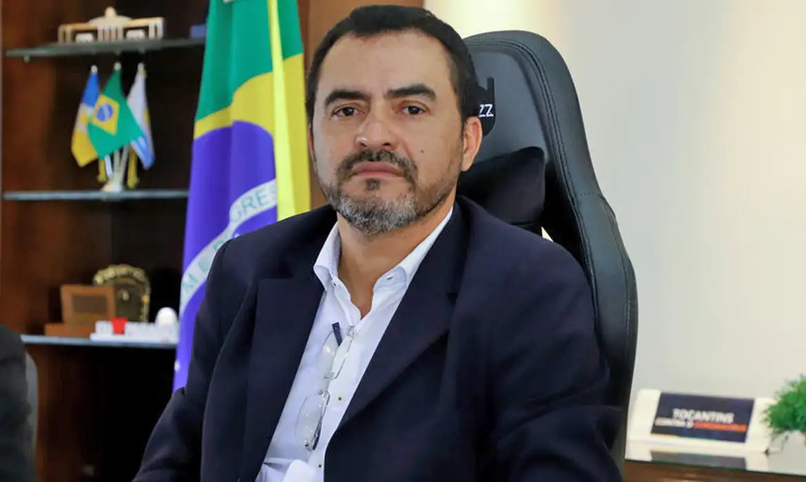 Nunes Marques derruba decisão e permite retorno do governador do Tocantins ao cargo