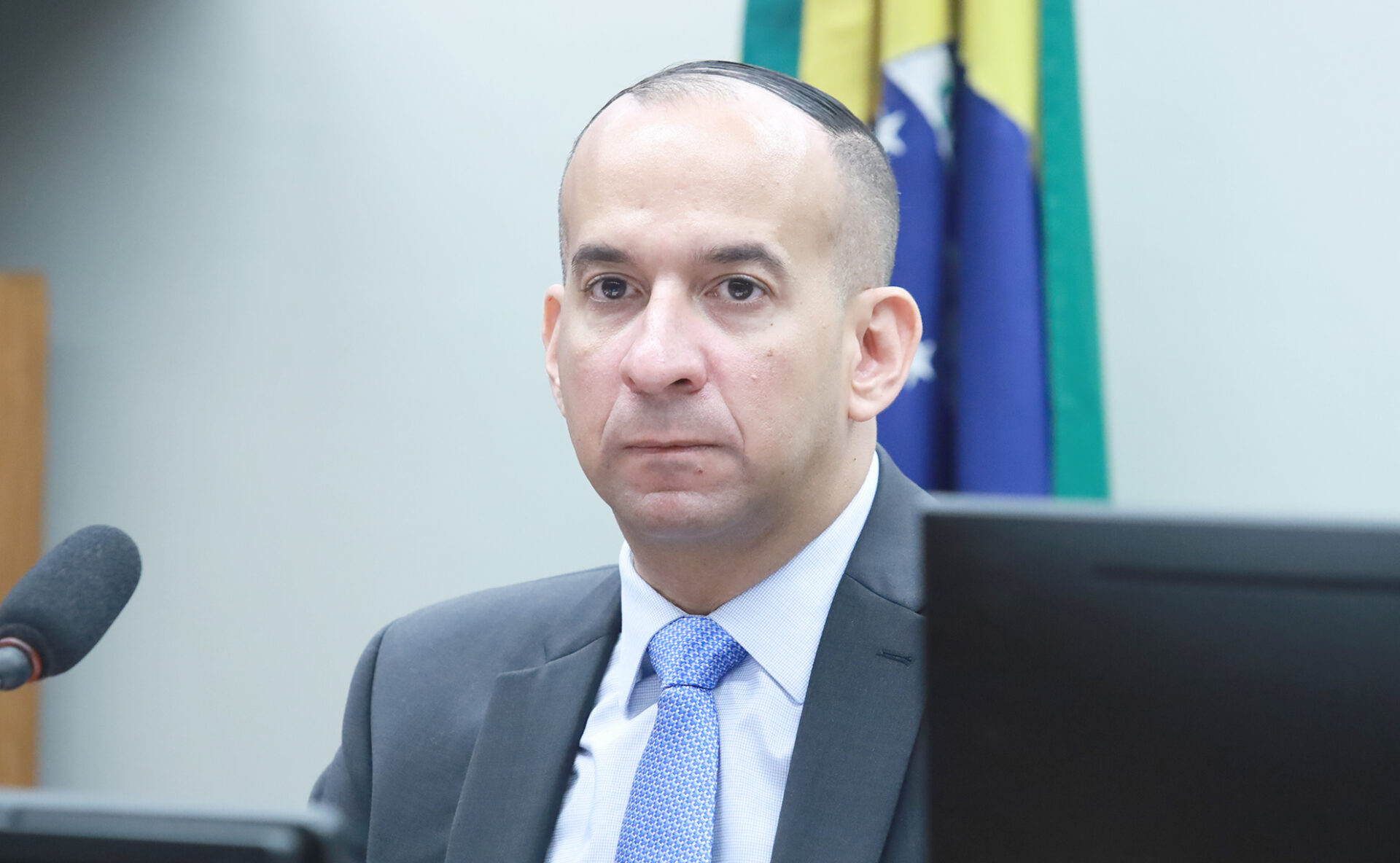 STJ derruba condenação e absolve ex-prefeito de Santos em ação de improbidade sobre publicidade em espaços públicos