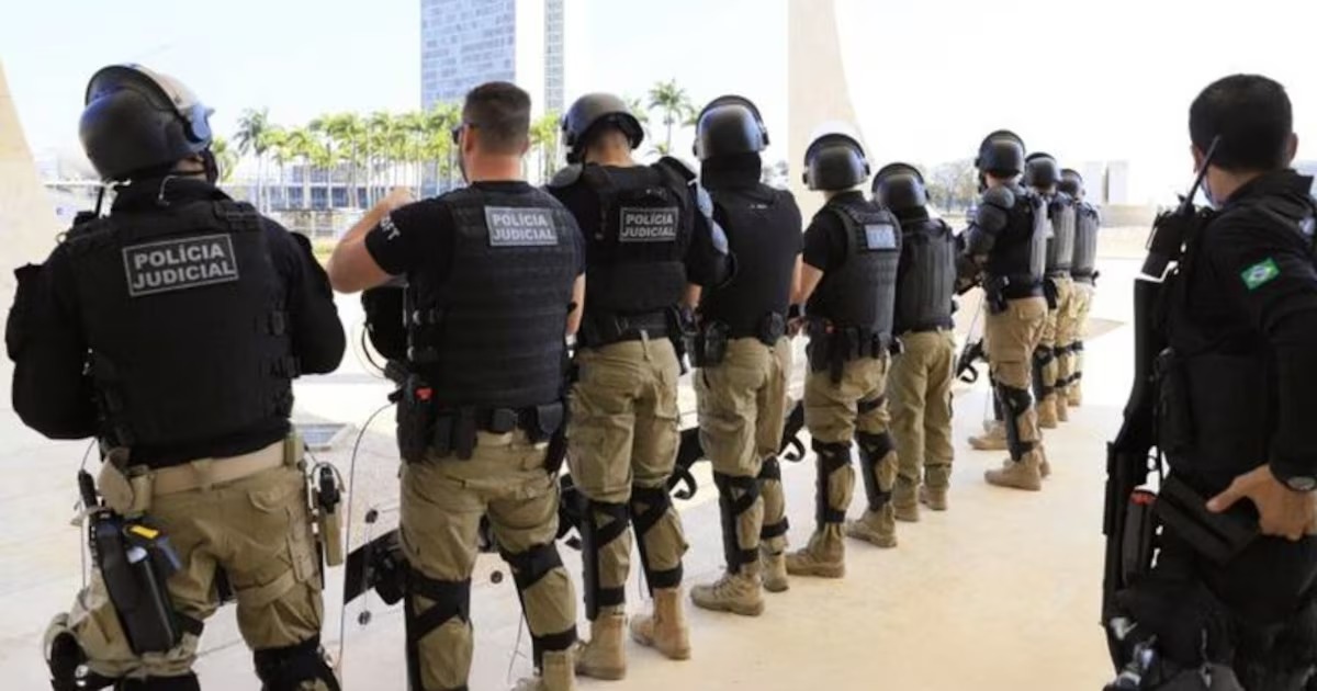 Lula sanciona lei que reorganiza carreira da polícia judicial e assegura porte de arma de fogo para agentes