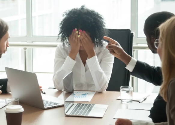 “Miserável e desgraçada”: TRT-15 condena sindicato a indenizar em R$ 30 mil advogada que sofreu violência de gênero