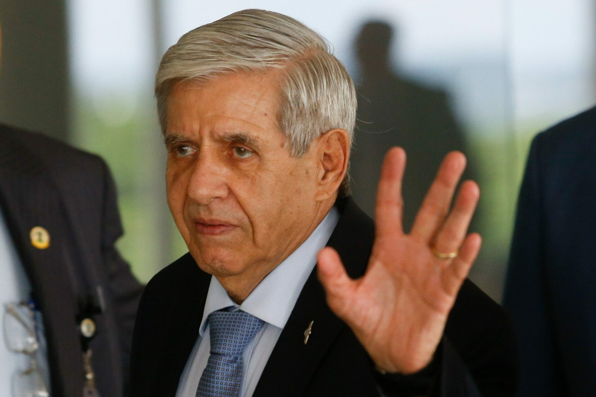 Caso “excepcional”: STF concede prisão domiciliar humanitária a general Augusto Heleno