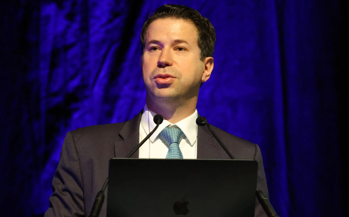 Advogado e professor da USP é detido nos EUA por disparar arma de chumbinho perto de sinagoga