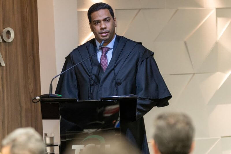 Ministro do TCU vê indícios de precipitação em liquidação do Banco Master e pede explicações em até 72h ao Banco Central