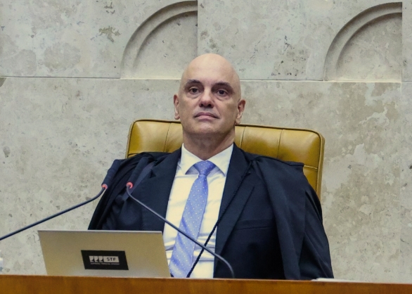 ''Símbolo de democracia e justiça no Brasil": Moraes é classificado como “herói” e entra na lista dos 25 mais influentes do ano do Financial Times