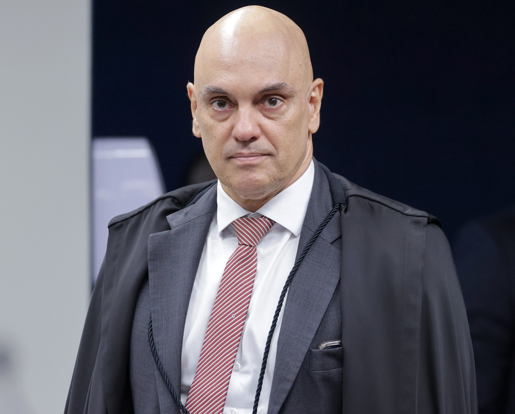 Moraes determina perícia médica para avaliar urgência de cirurgia solicitada pela defesa de Bolsonaro
