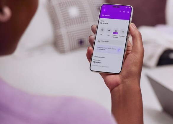 Justiça condena Nubank a ressarcir e indenizar mulher vítima de golpe do falso funcionário