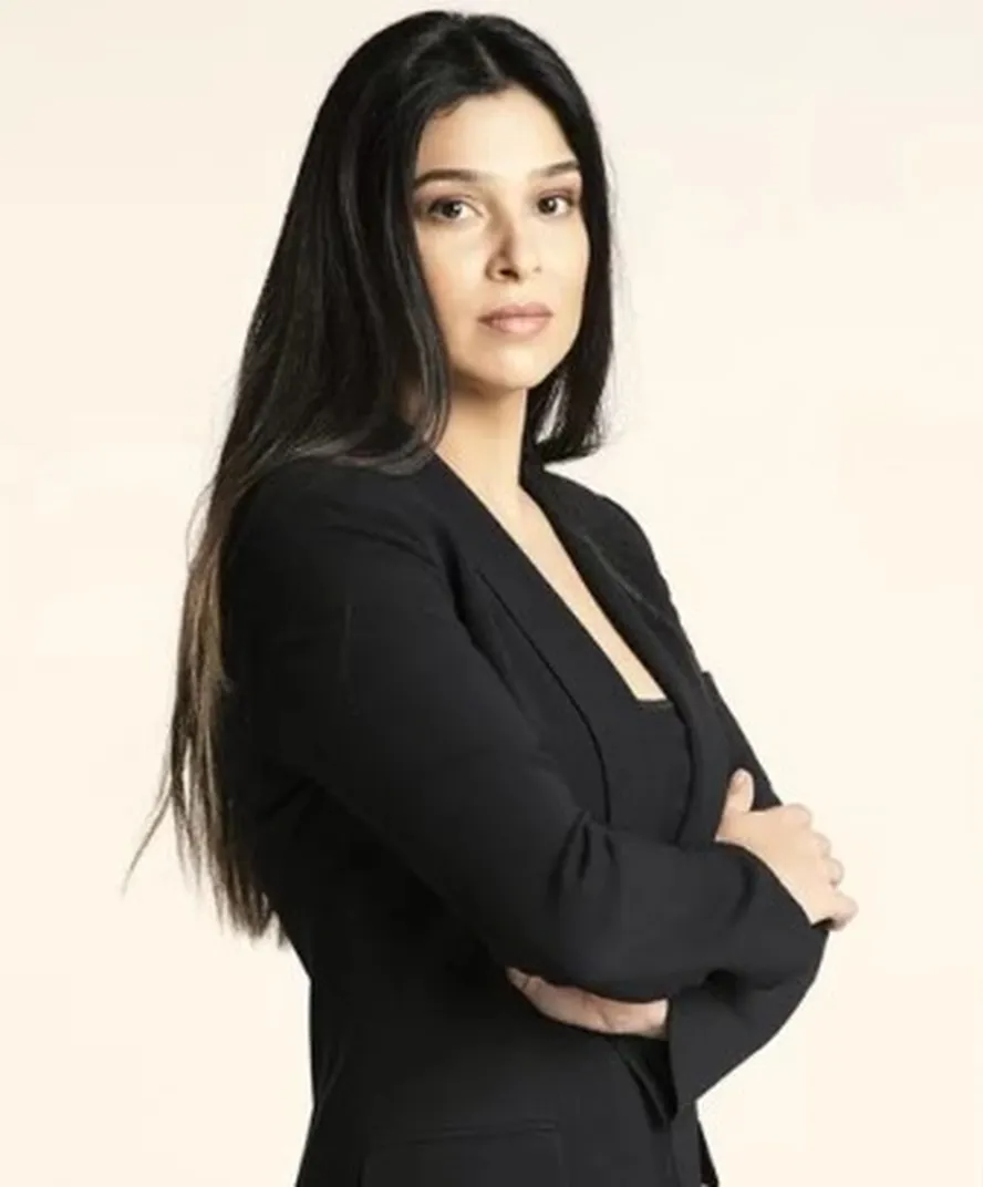 Justiça condena dona de clínica odontológica de luxo a mais de 4 anos de prisão por assédio sexual contra ex-funcionários