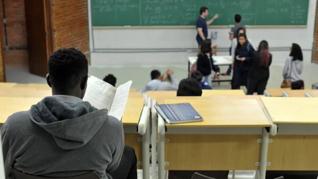 TJ-SC suspende lei que proíbe cotas raciais nas universidades