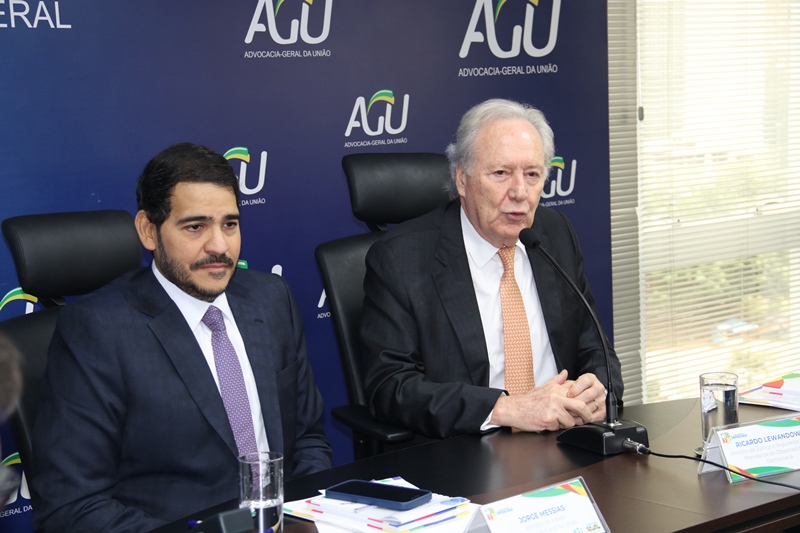 Messias enaltece Lewandowski à frente do Ministério da Justiça: “modelo de integralidade”