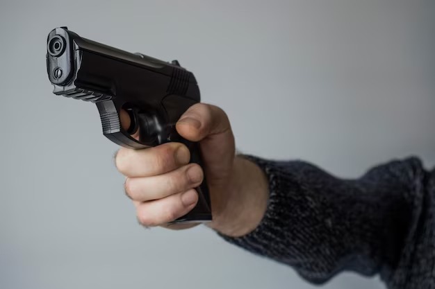 Justiça mantém justa causa de vigilante que ameaçou mulher e gravou com o celular da empresa