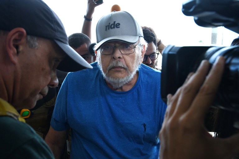 Juíza mantém prisão domiciliar de pediatra condenado a mais de 22 anos por estupro de crianças