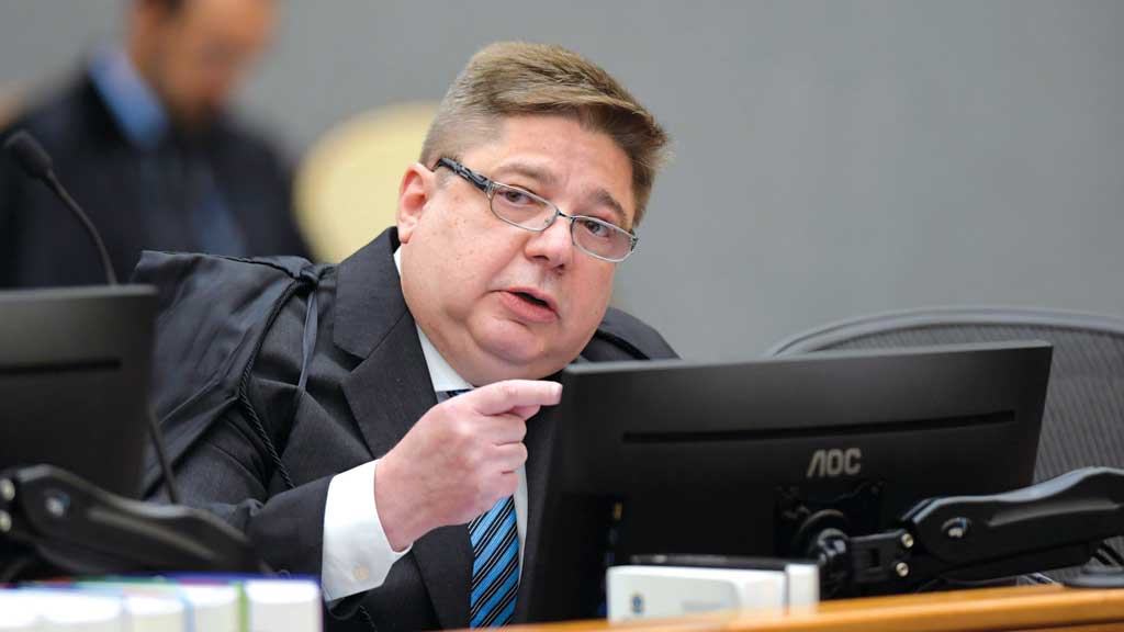 STJ veda fixação de honorários por equidade em causas com proveito econômico mensurável