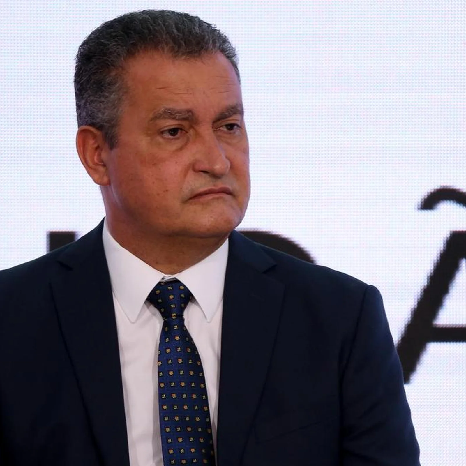 Ministro do STJ manda PF retomar inquérito de desvios que envolve ex-governador da Bahia