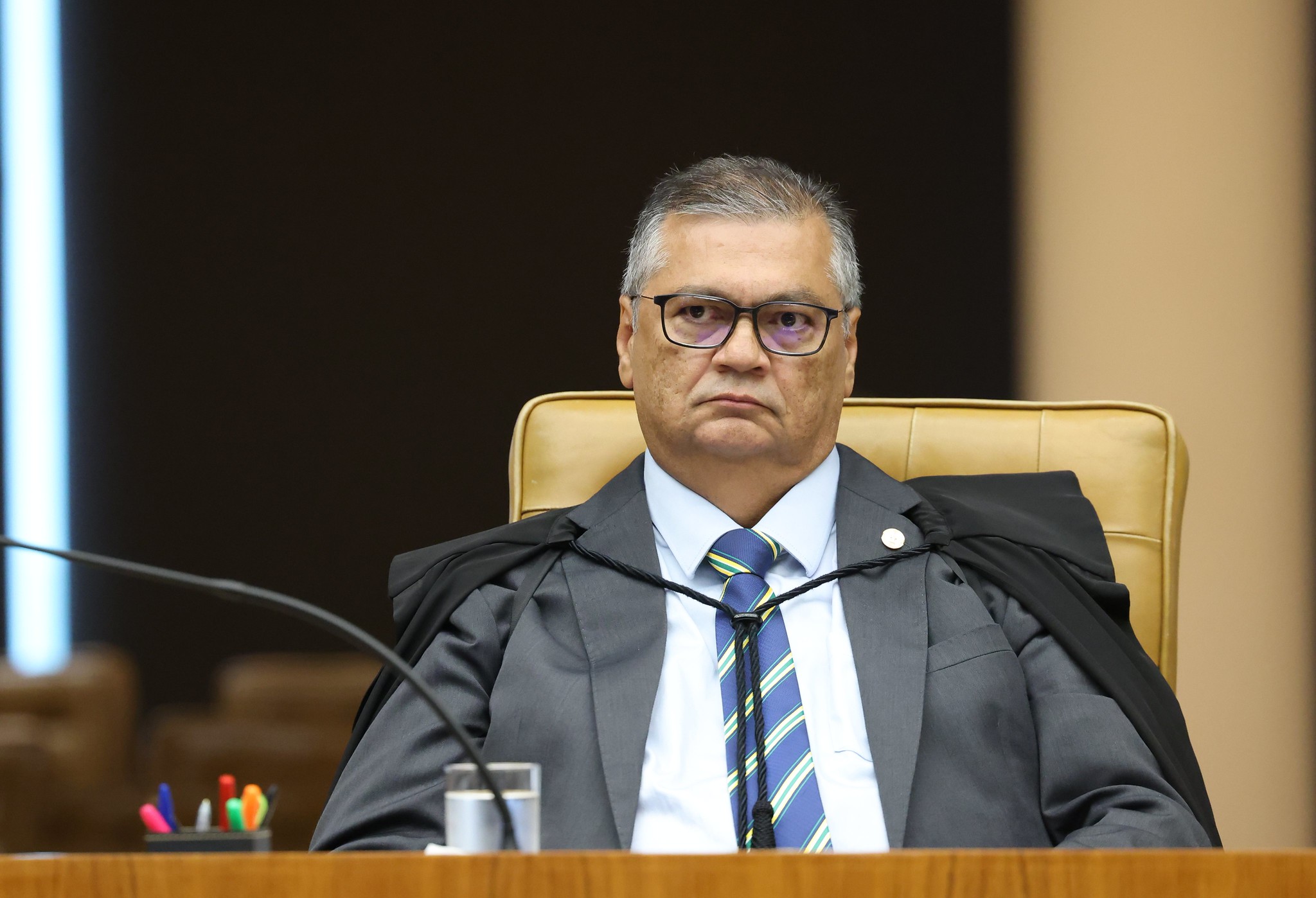 Dino diz no STF que fim dos penduricalhos trava aposentadoria na magistratura