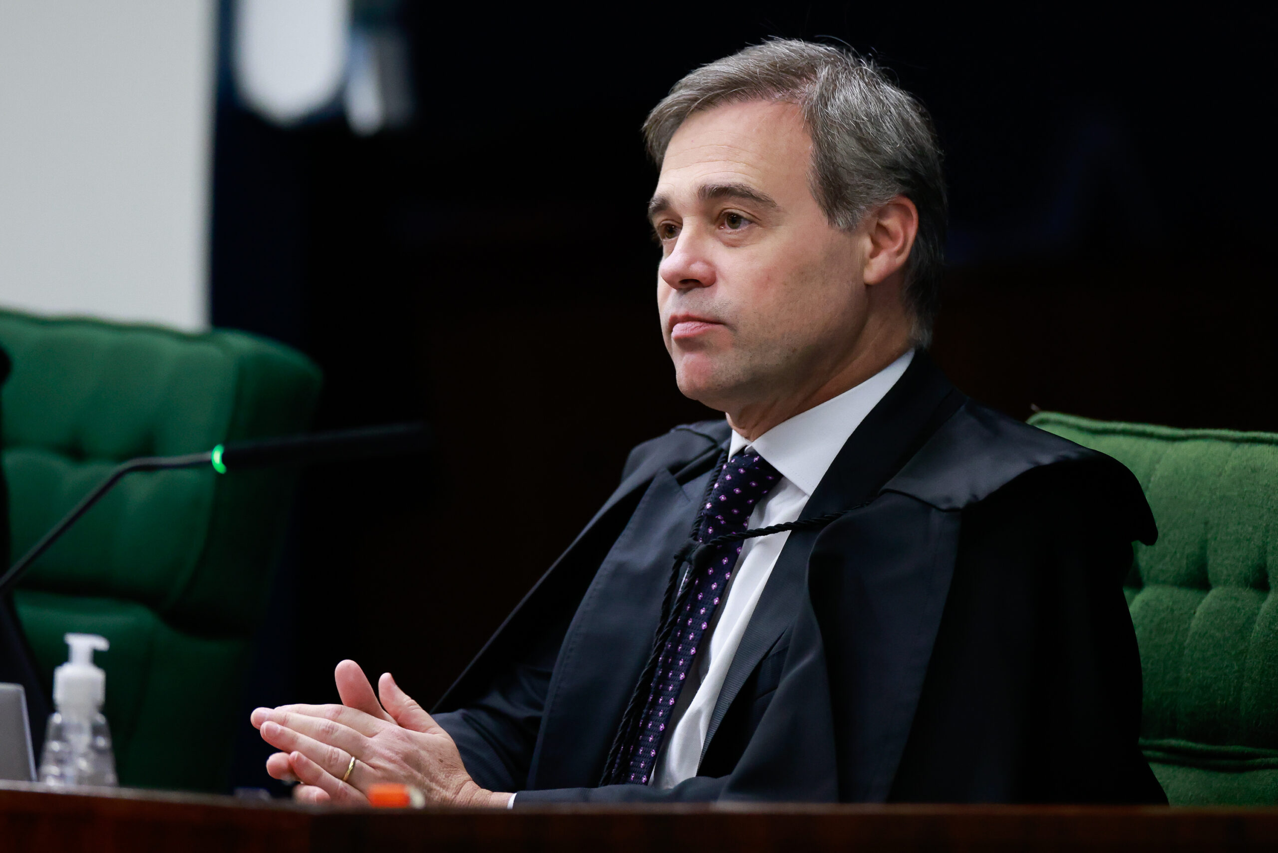 STF aplica insignificância e afasta condenação de homem que furtou garrafa de vinho de R$ 19,90