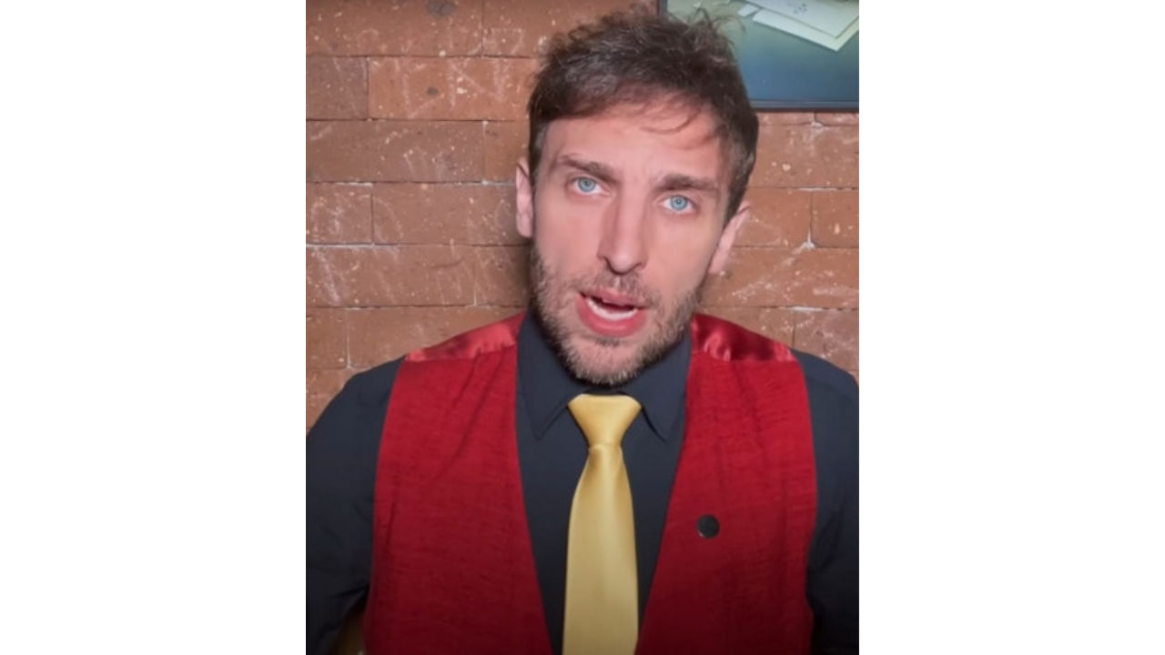 Justiça absolve Léo Lins e anula condenação de 8 anos de prisão