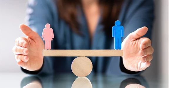 TRT-4 reconhece diferença salarial de 22% e condena banco por pagar menos a gerente mulher