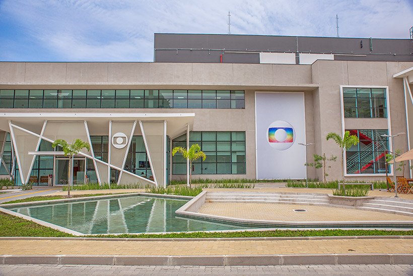 Globo deve indenizar pais de vítima por exibir imagens do velório sem autorização