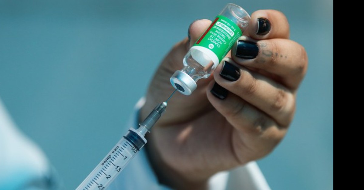 Juiz absolve dez ex-gestores de Saúde em ação sobre vacinas contra covid-19 por falta de dolo