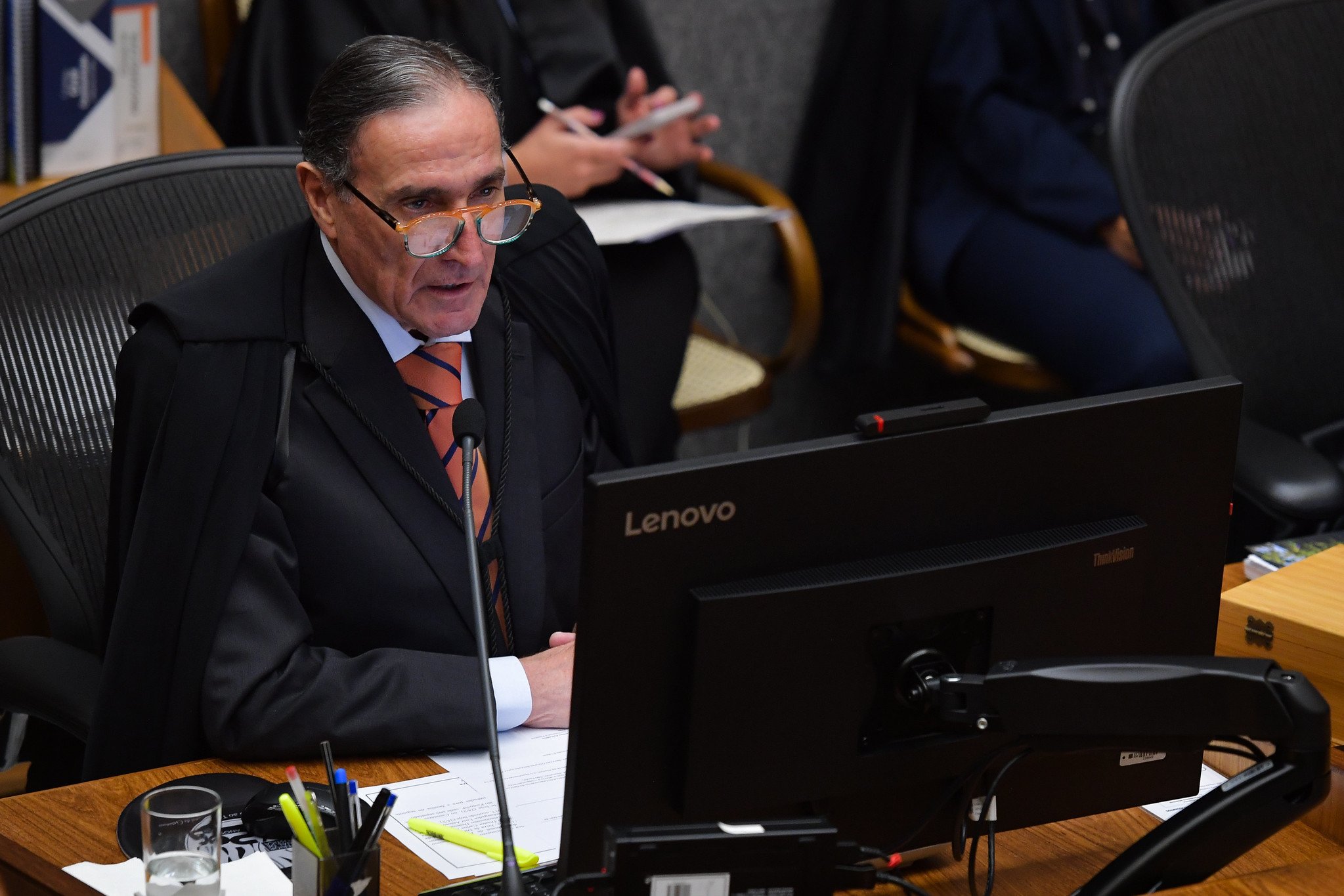 STJ suspende prisão civil de devedor após liminar reduzir valor da pensão alimentícia