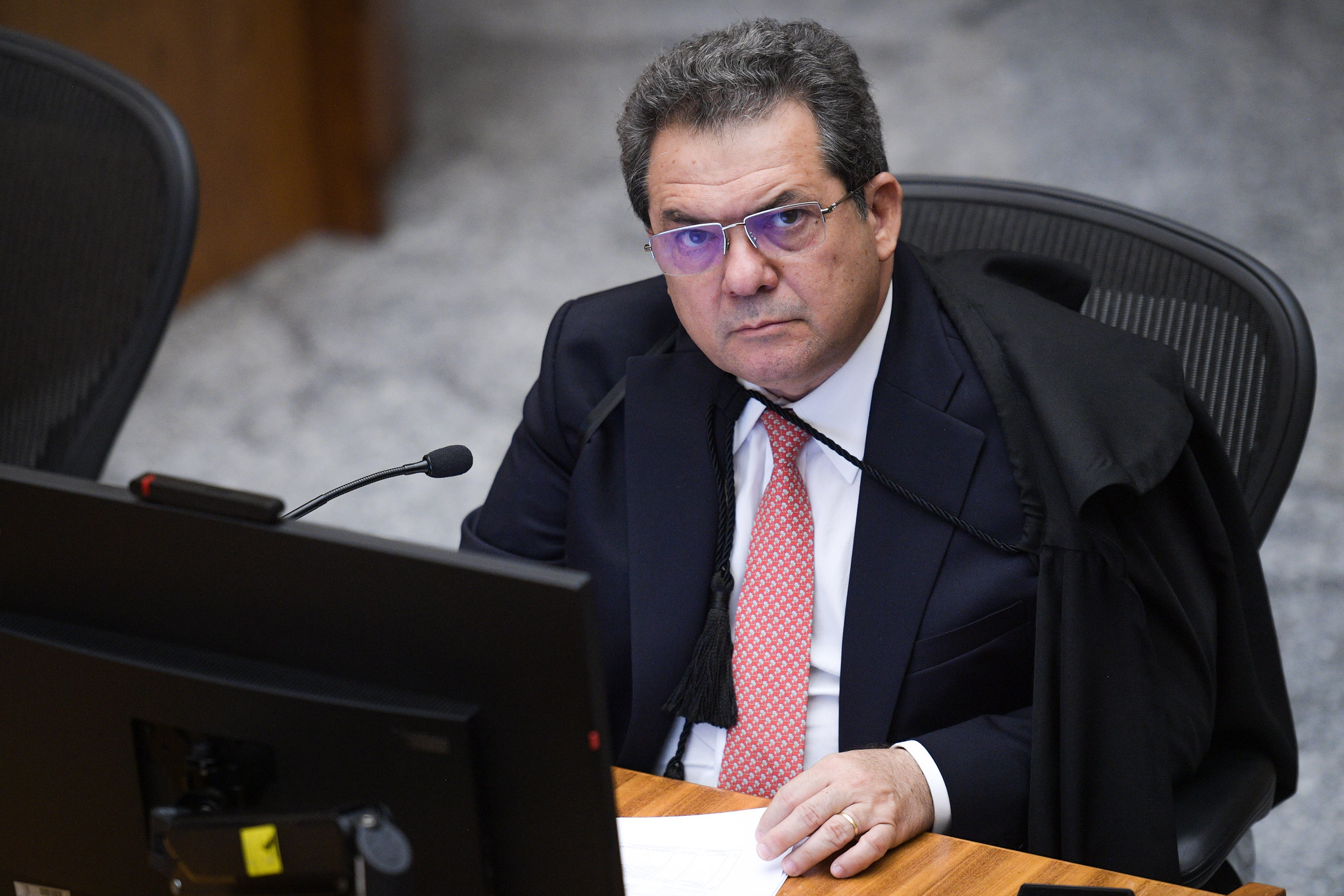 STJ suspende preventiva até conclusão de perícia sobre prints de WhatsApp usados como prova