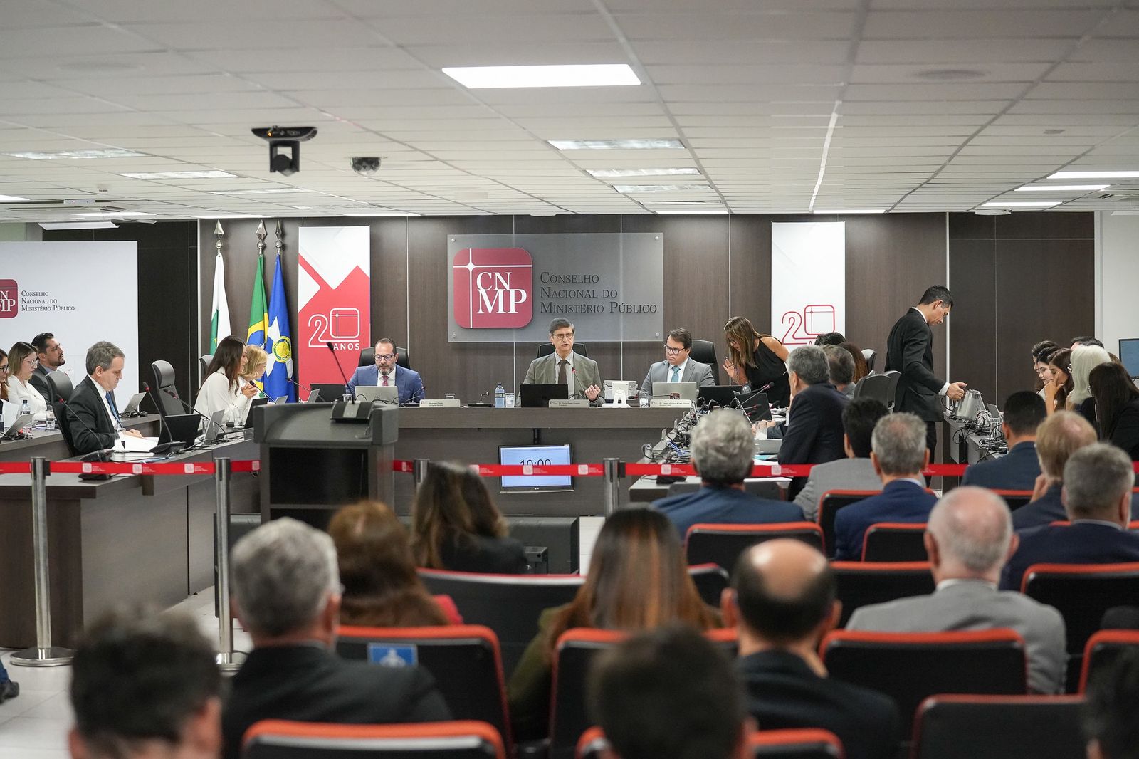 Mesmo após liminar de Gilmar Mendes, CNMP discute novo “penduricalho” para membros do MP