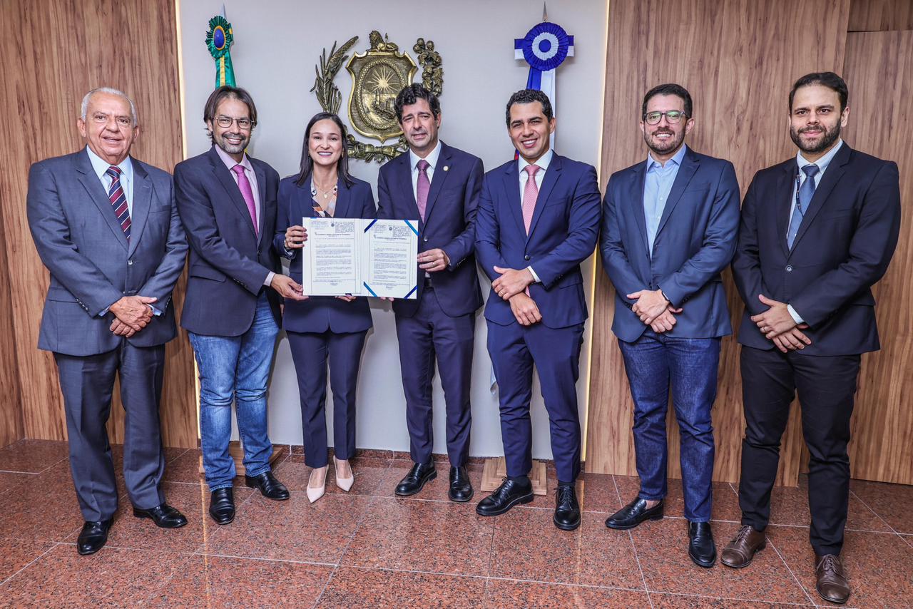 Promulgada lei que garante aos advogados pernambucanos destacar honorários nos processos administrativos